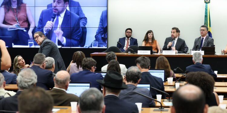 Boulos critica compensação a empresas pelo fim da escala 6×1