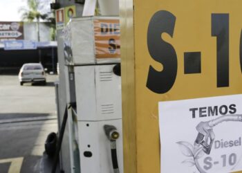 Importações de diesel da Rússia e EUA aumentam com fechamento de Ormuz