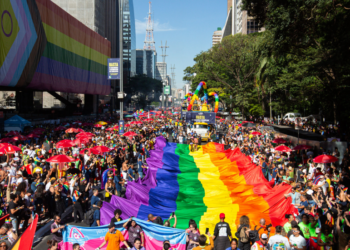 Câmara de SP aprova em 1ª votação projeto que restringe presença de menores na Parada LGBT