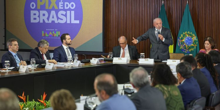 Brasil vai buscar novos parceiros para diminuir impactos comerciais